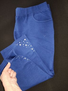 Quacker Factory Blue Capris with Silver Star Accents Womans Sizing Large